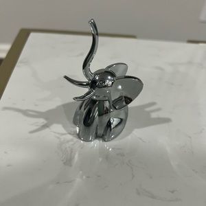 Umbra silvertone elephant ring holder